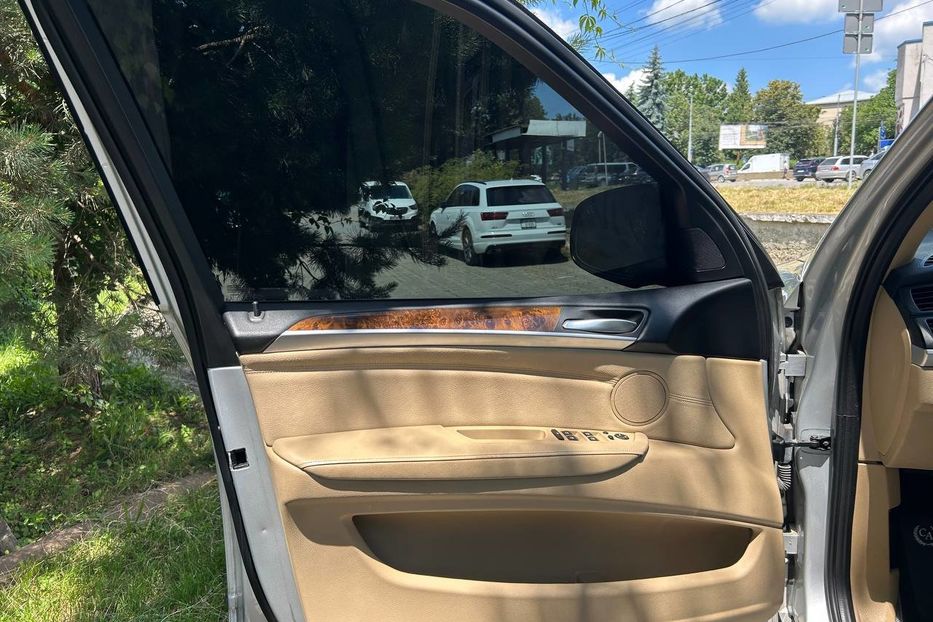Продам BMW X5 2012 года в Черновцах