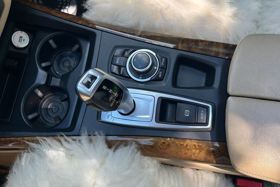 Продам BMW X5 2012 года в Черновцах