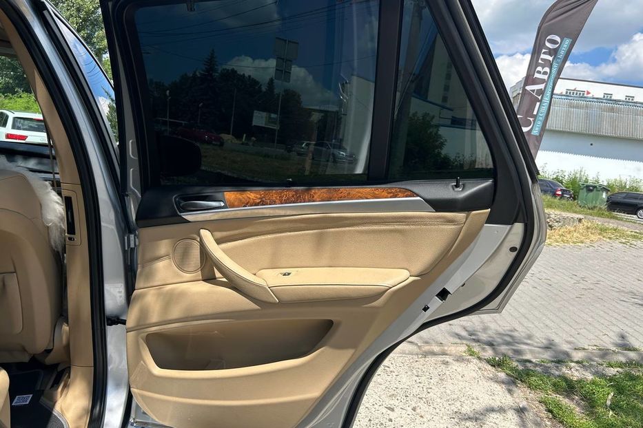 Продам BMW X5 2012 года в Черновцах
