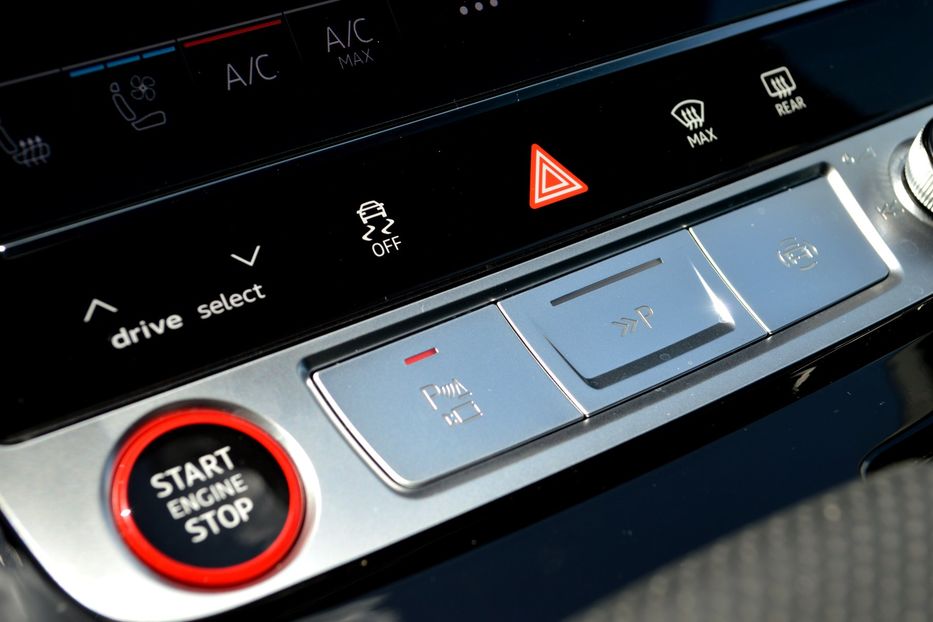 Продам Audi SQ 8 2026 года в Одессе