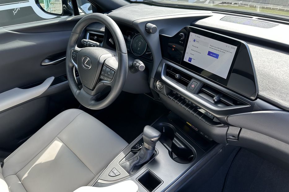 Продам Lexus HS UX250h 2023 года в Киеве