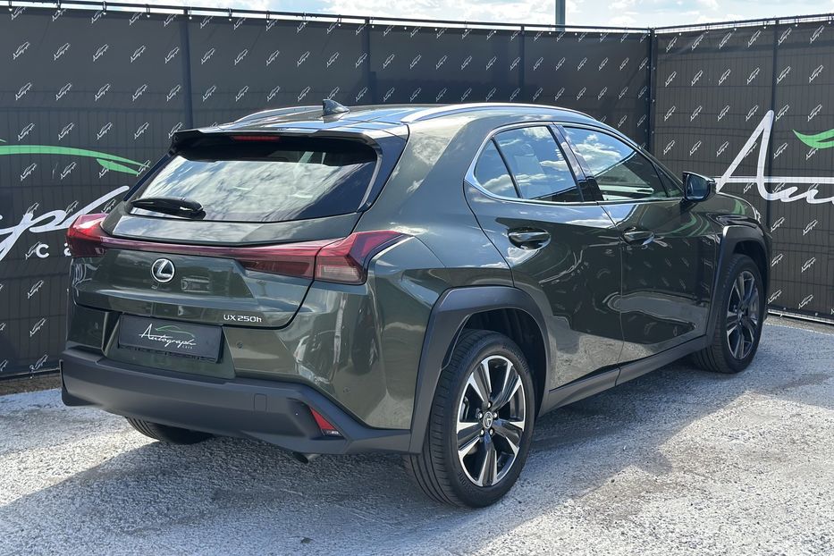 Продам Lexus HS UX250h 2023 года в Киеве