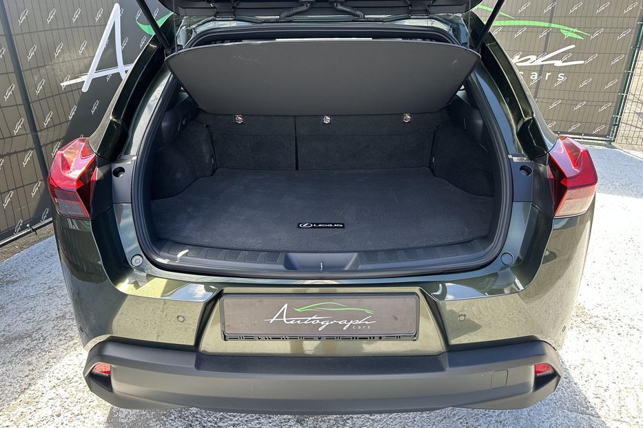 Продам Lexus HS UX250h 2023 года в Киеве