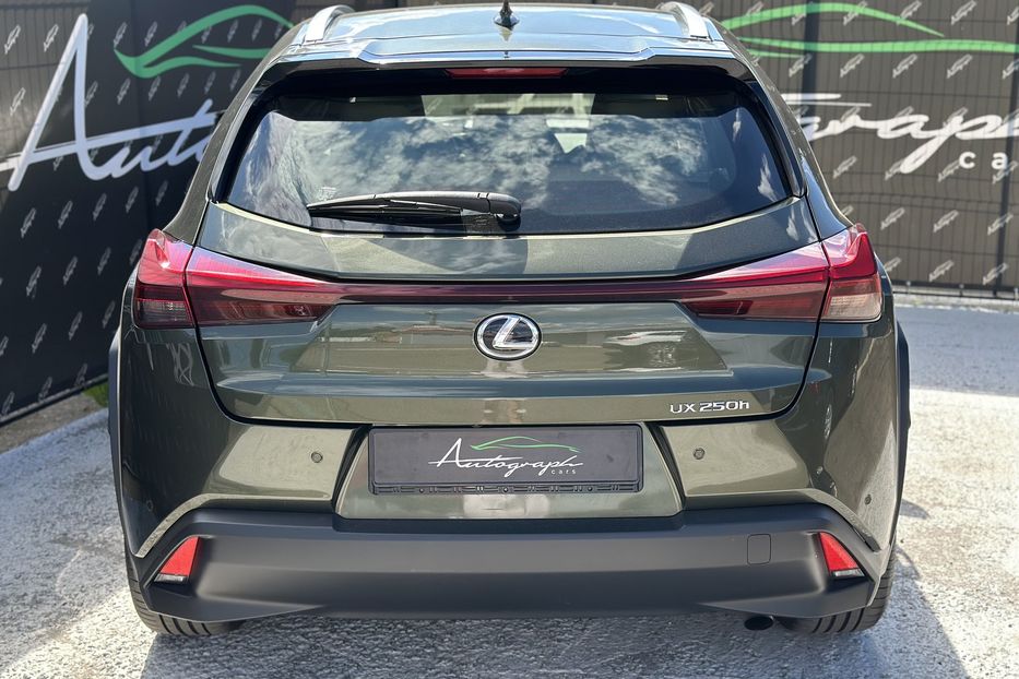 Продам Lexus HS UX250h 2023 года в Киеве