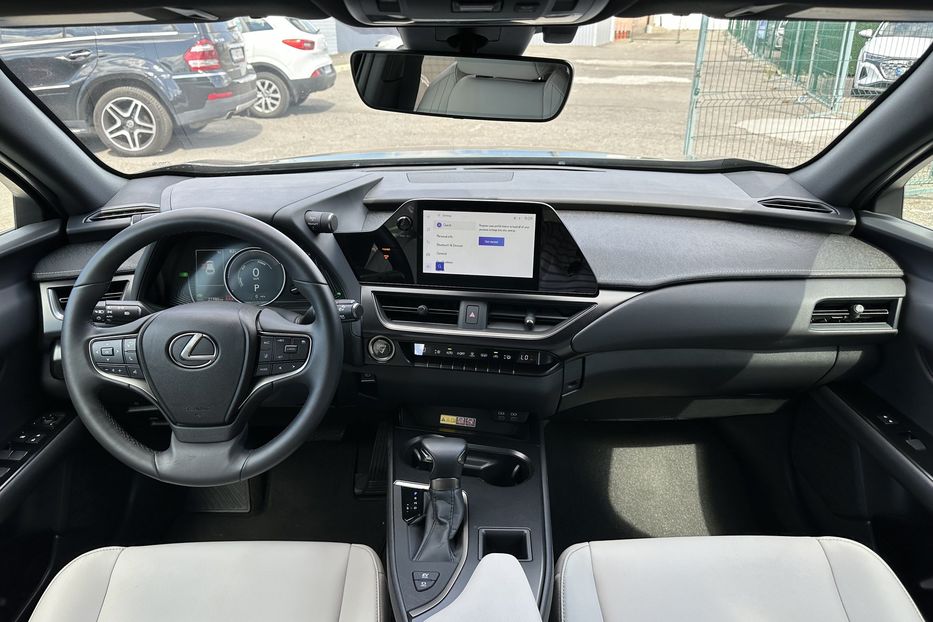 Продам Lexus HS UX250h 2023 года в Киеве