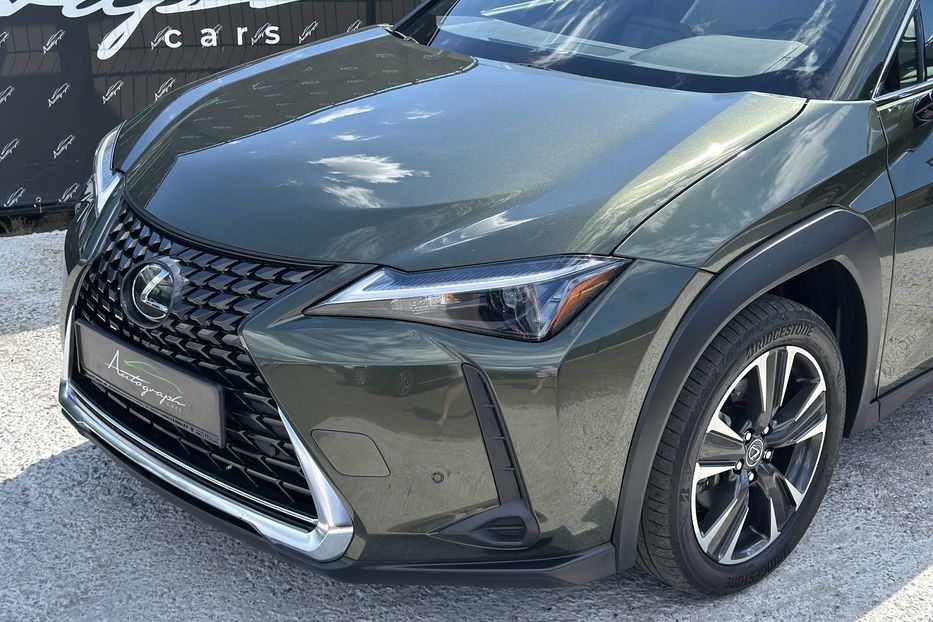 Продам Lexus HS UX250h 2023 года в Киеве