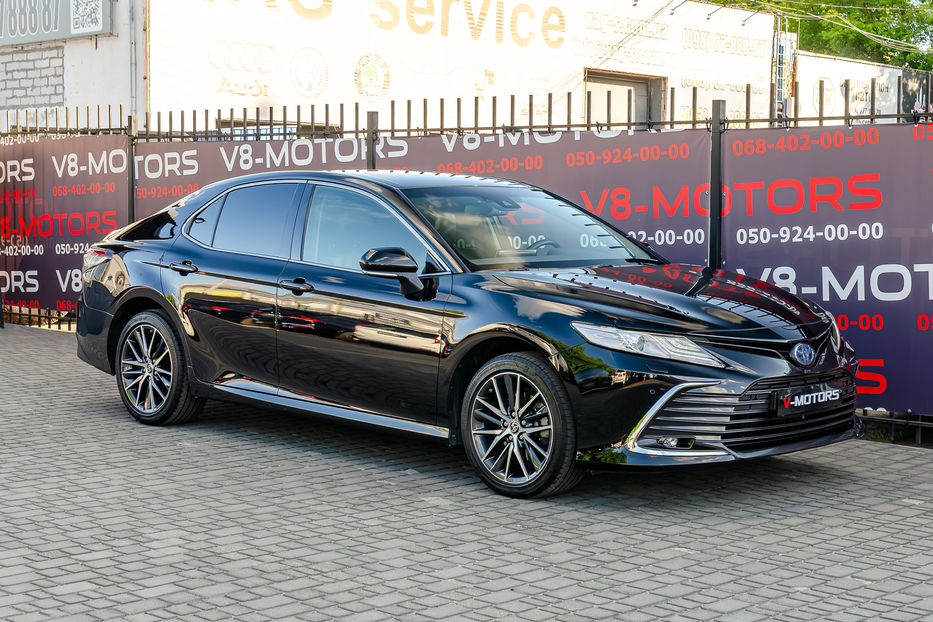 Продам Toyota Camry Hybrid Prestige 2024 года в Киеве