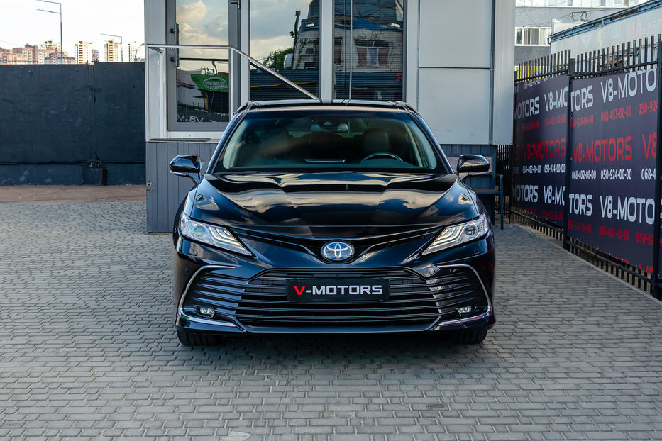 Продам Toyota Camry Hybrid Prestige 2024 года в Киеве