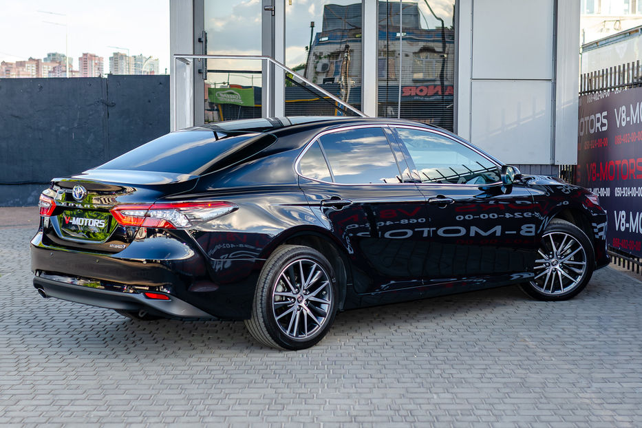 Продам Toyota Camry Hybrid Prestige 2024 года в Киеве