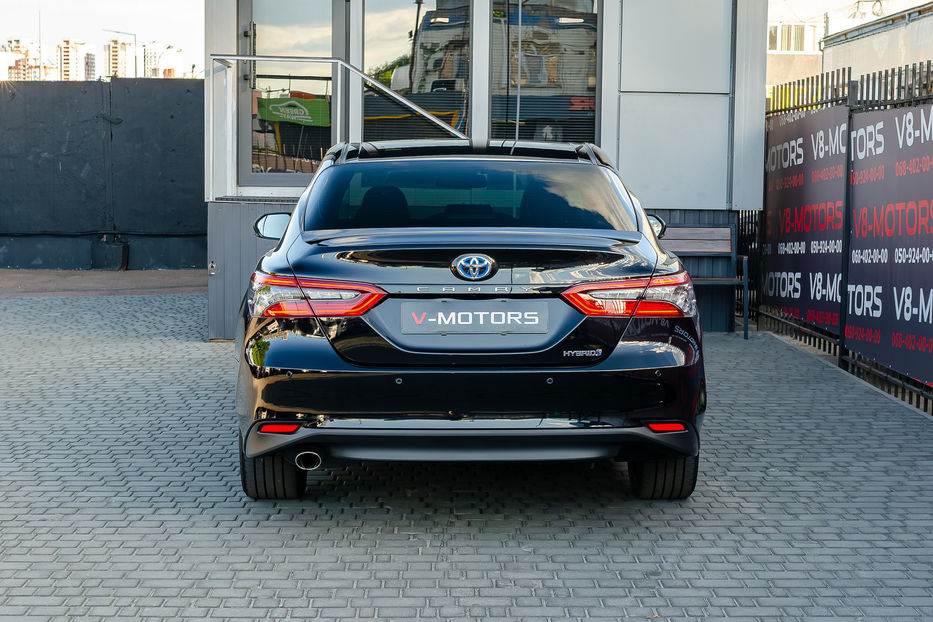 Продам Toyota Camry Hybrid Prestige 2024 года в Киеве