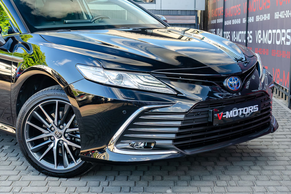 Продам Toyota Camry Hybrid Prestige 2024 года в Киеве