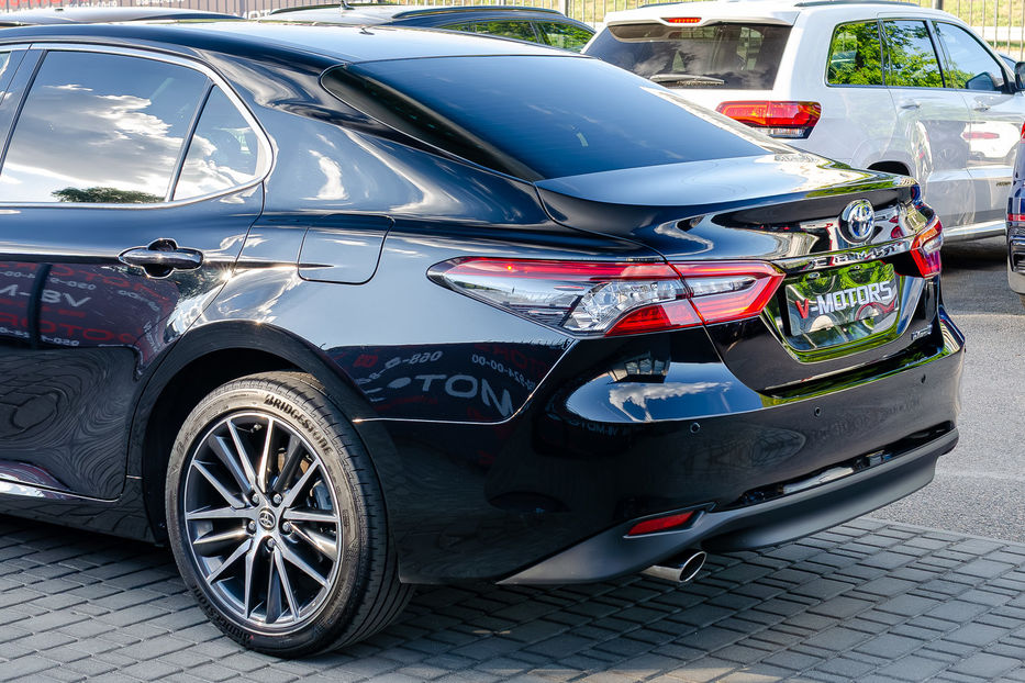 Продам Toyota Camry Hybrid Prestige 2024 года в Киеве