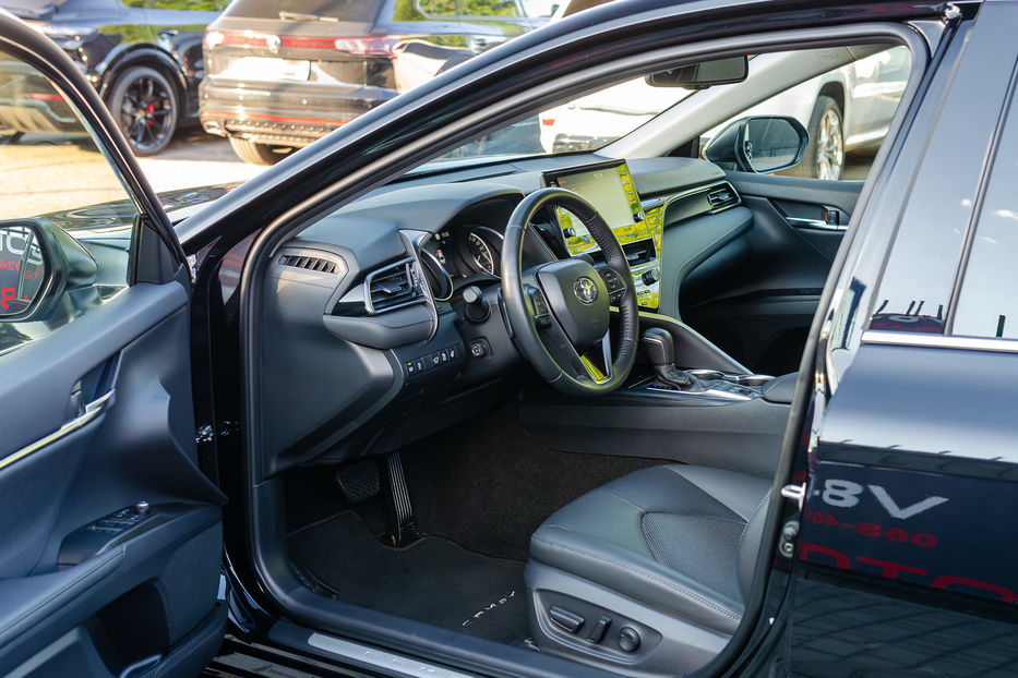 Продам Toyota Camry Hybrid Prestige 2024 года в Киеве