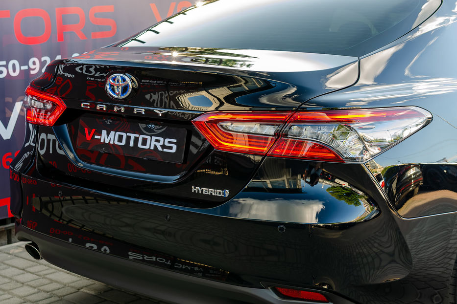 Продам Toyota Camry Hybrid Prestige 2024 года в Киеве
