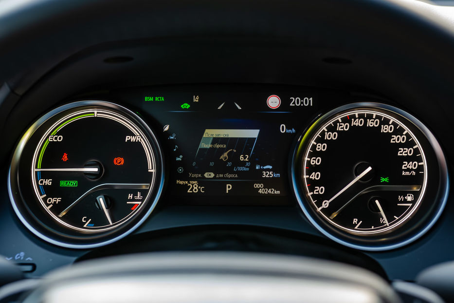 Продам Toyota Camry Hybrid Prestige 2024 года в Киеве