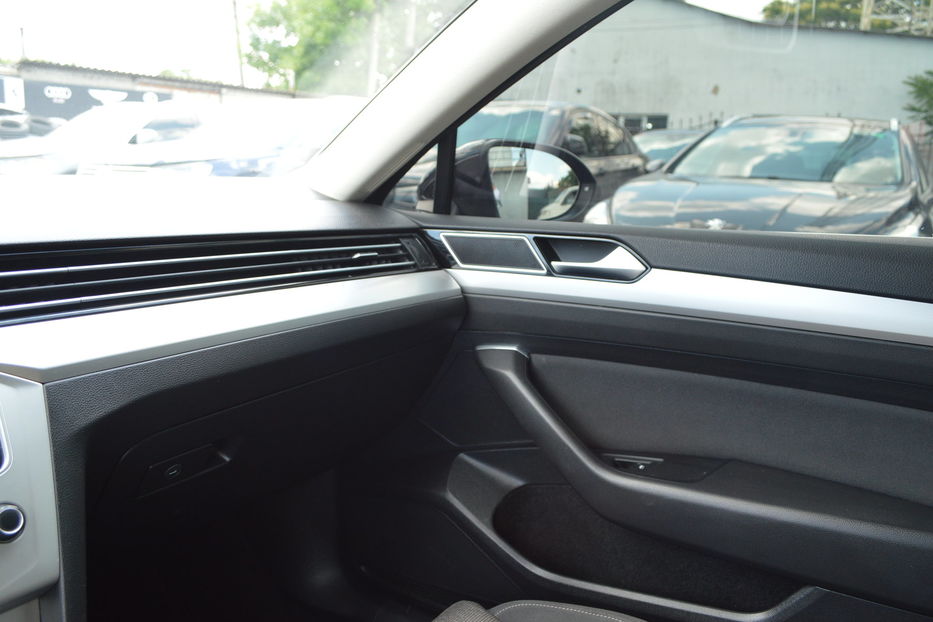 Продам Volkswagen Passat B8 2017 года в Одессе