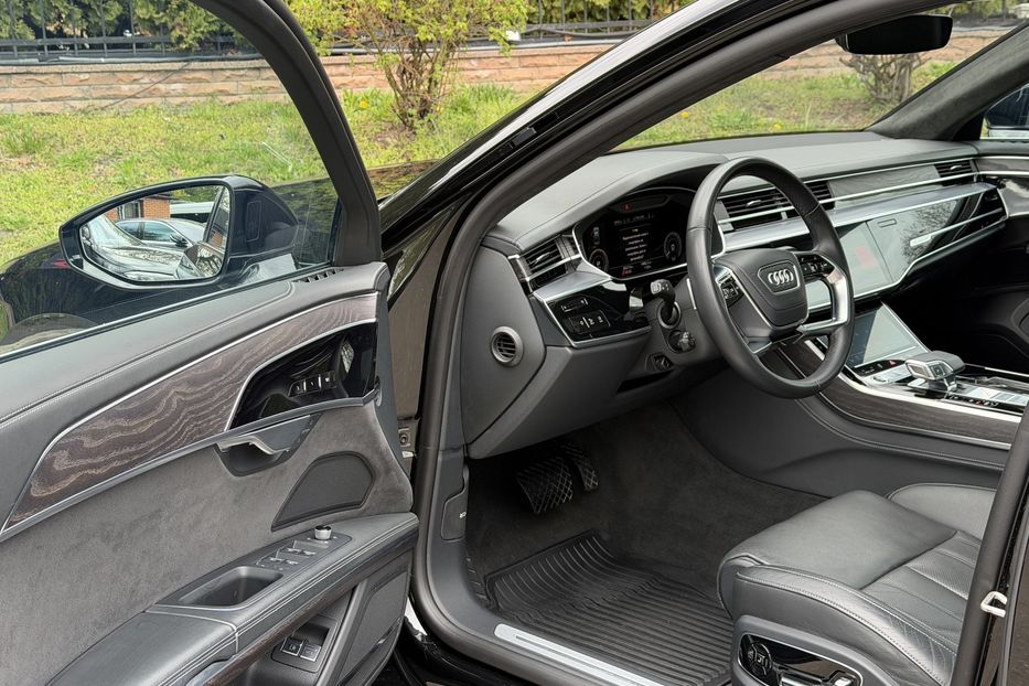 Продам Audi A8 60 E-tfsi 2023 года в Киеве