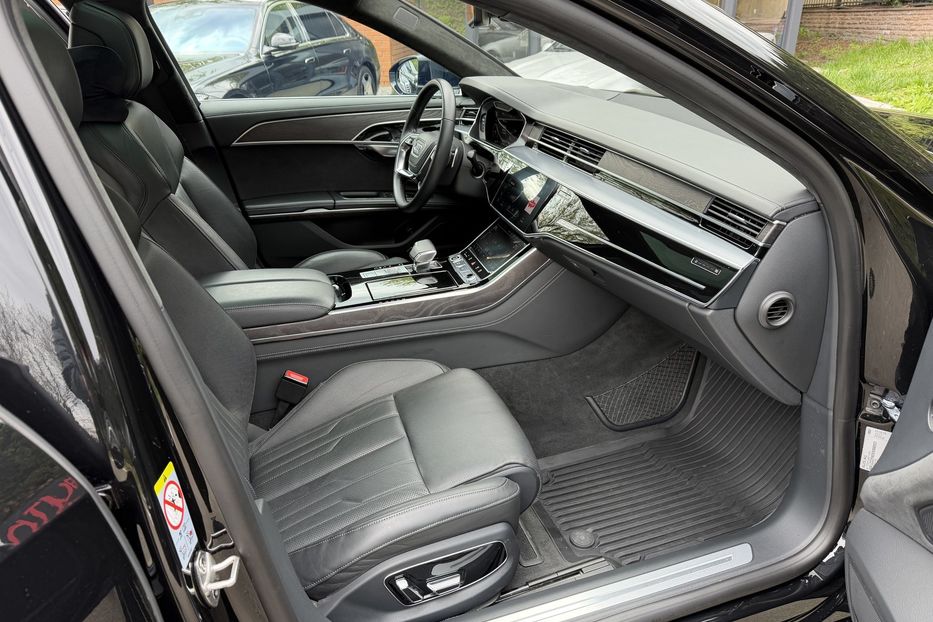 Продам Audi A8 60 E-tfsi 2023 года в Киеве