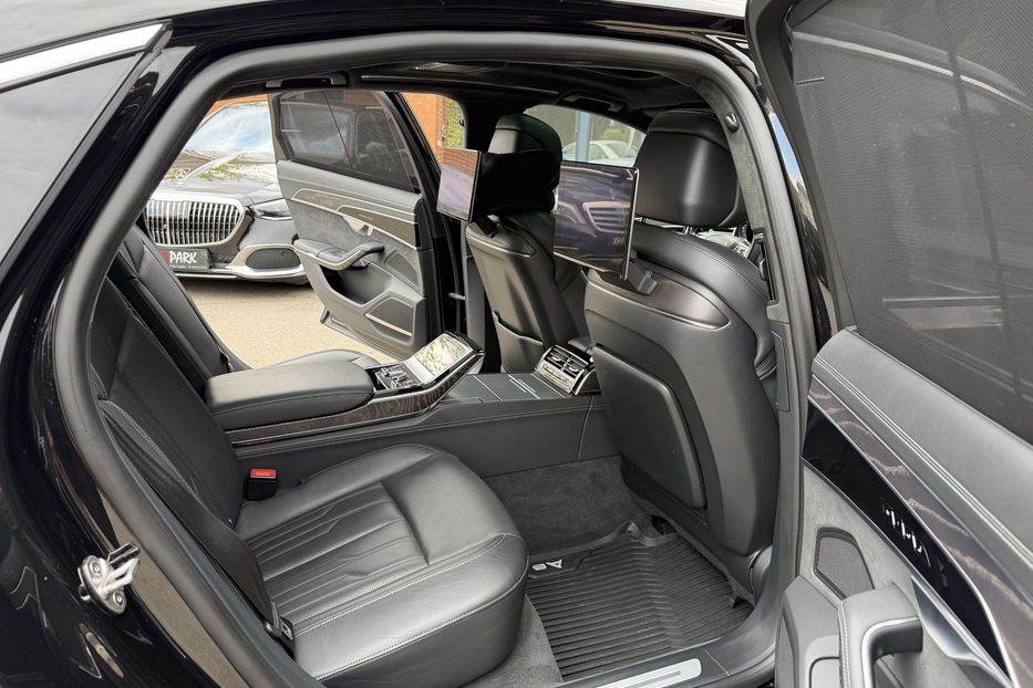 Продам Audi A8 60 E-tfsi 2023 года в Киеве