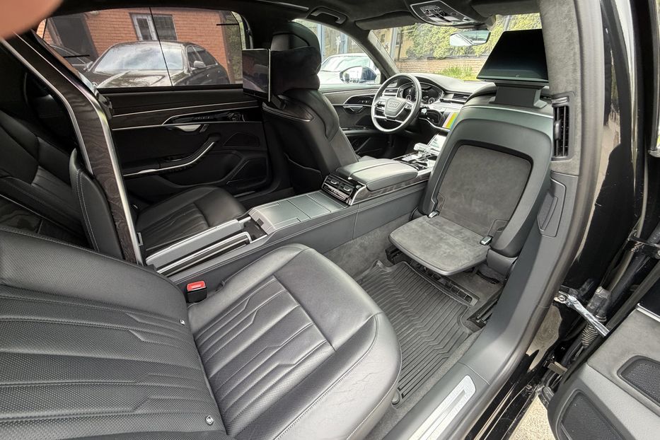 Продам Audi A8 60 E-tfsi 2023 года в Киеве