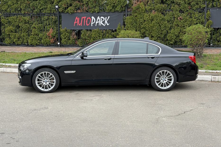 Продам BMW 750 Long X-drive M-pack 2011 года в Киеве