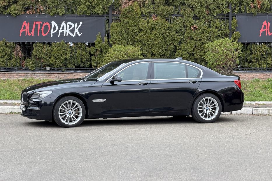 Продам BMW 750 Long X-drive M-pack 2011 года в Киеве