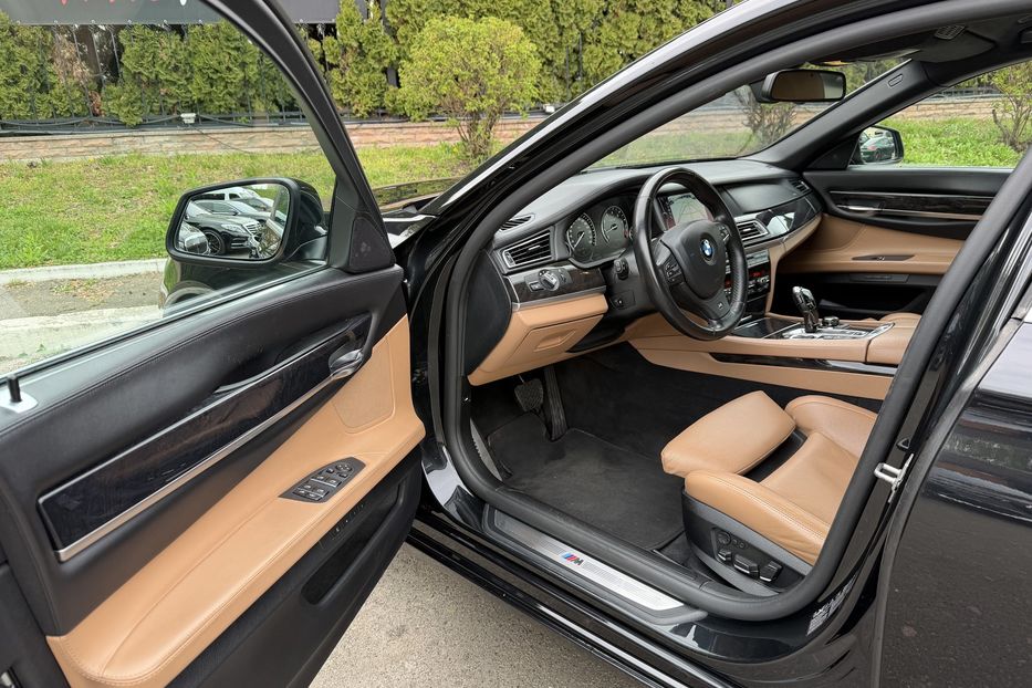 Продам BMW 750 Long X-drive M-pack 2011 года в Киеве