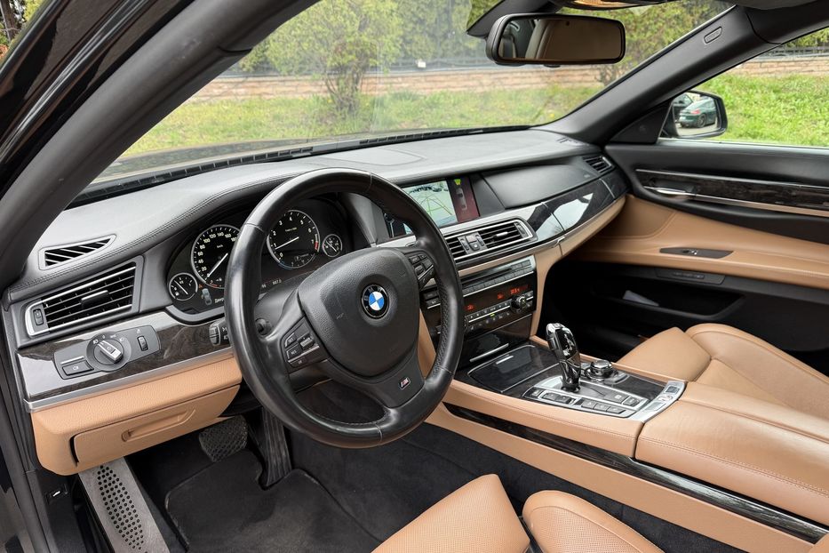 Продам BMW 750 Long X-drive M-pack 2011 года в Киеве