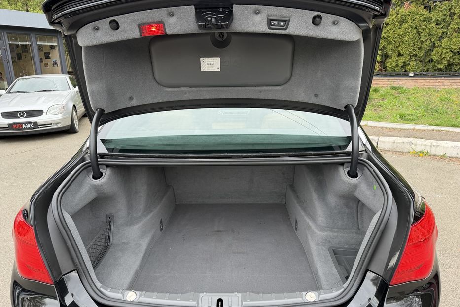 Продам BMW 750 Long X-drive M-pack 2011 года в Киеве