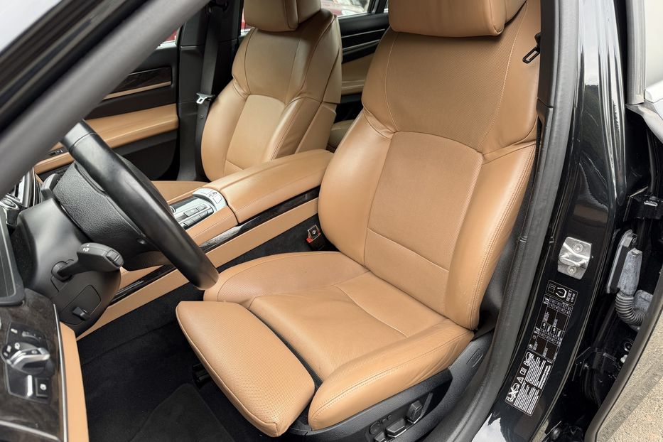 Продам BMW 750 Long X-drive M-pack 2011 года в Киеве
