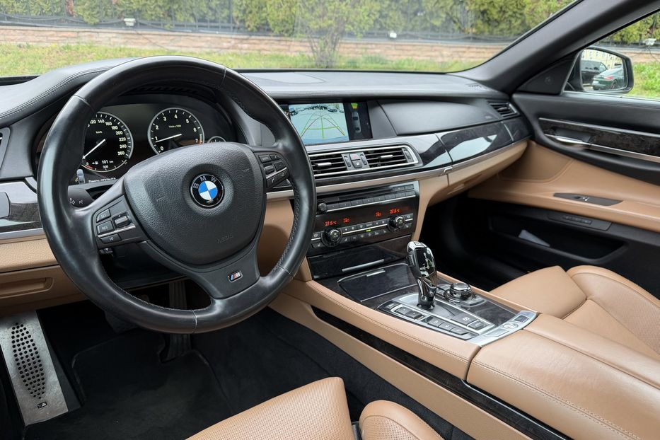 Продам BMW 750 Long X-drive M-pack 2011 года в Киеве