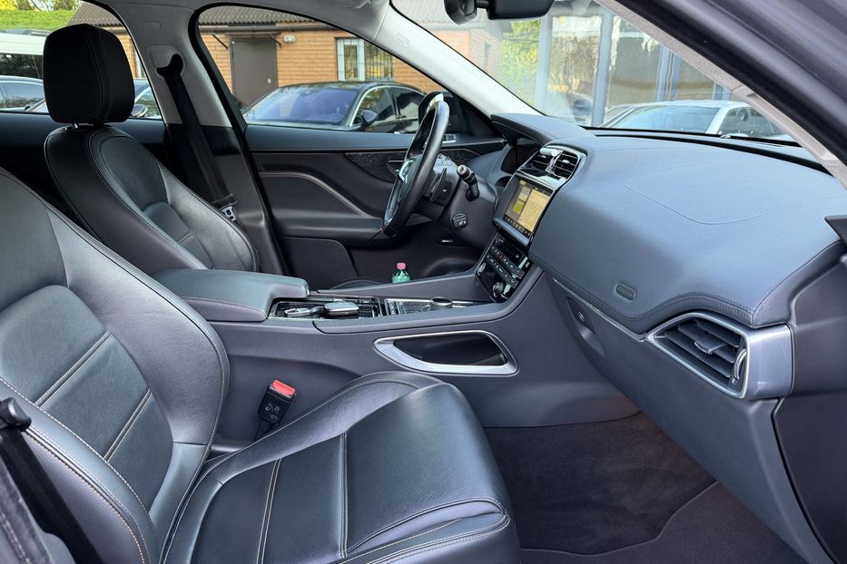 Продам Jaguar F-Pace 2.0 diesel  2020 года в Киеве