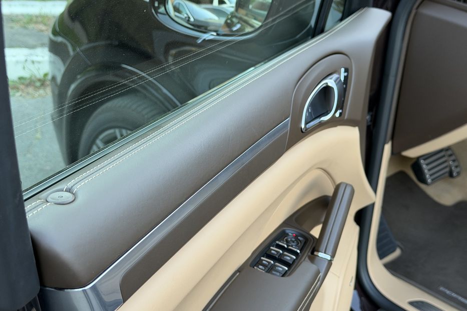 Продам Porsche Cayenne 4.2 diesel  2015 года в Киеве