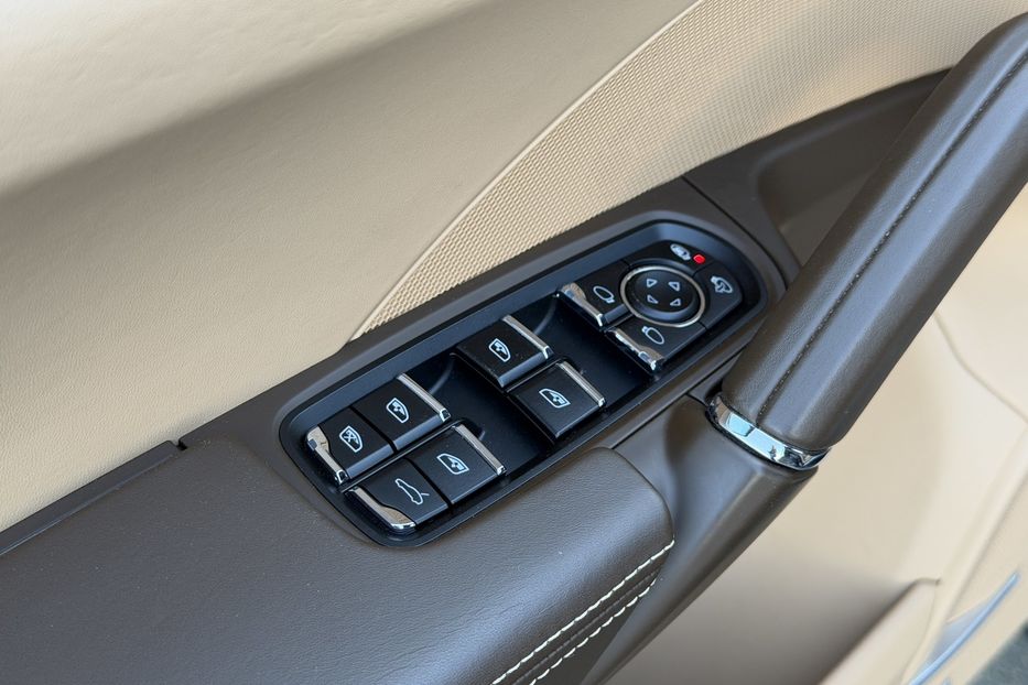 Продам Porsche Cayenne 4.2 diesel  2015 года в Киеве