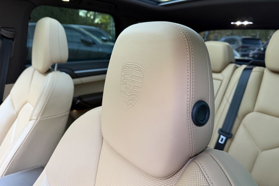Продам Porsche Cayenne 4.2 diesel  2015 года в Киеве