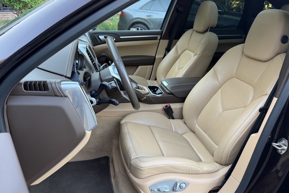 Продам Porsche Cayenne 4.2 diesel  2015 года в Киеве