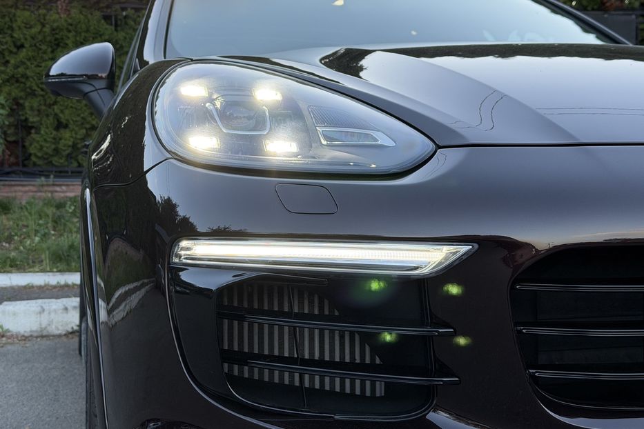 Продам Porsche Cayenne 4.2 diesel  2015 года в Киеве