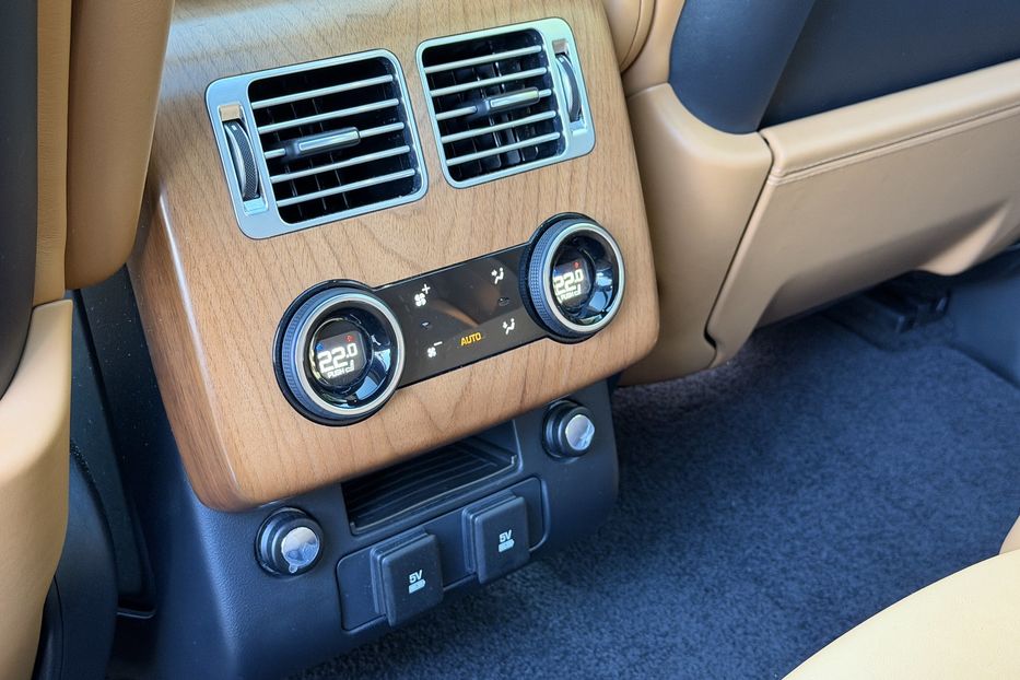 Продам Land Rover Range Rover Autobiography 3.0 d 2018 года в Киеве