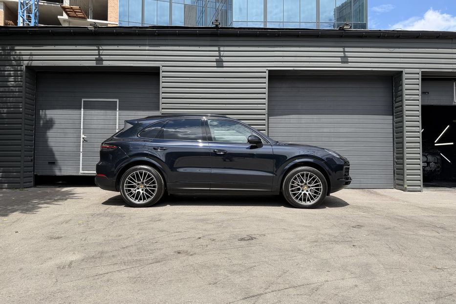 Продам Porsche Cayenne Platinum Edition 2022 года в Киеве