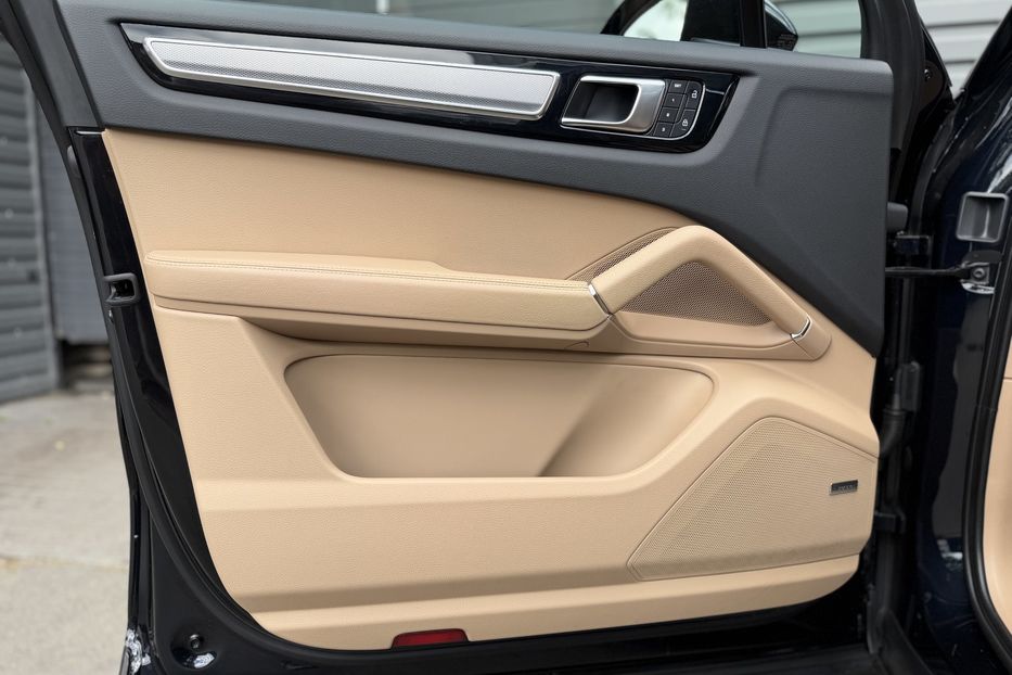Продам Porsche Cayenne Platinum Edition 2022 года в Киеве