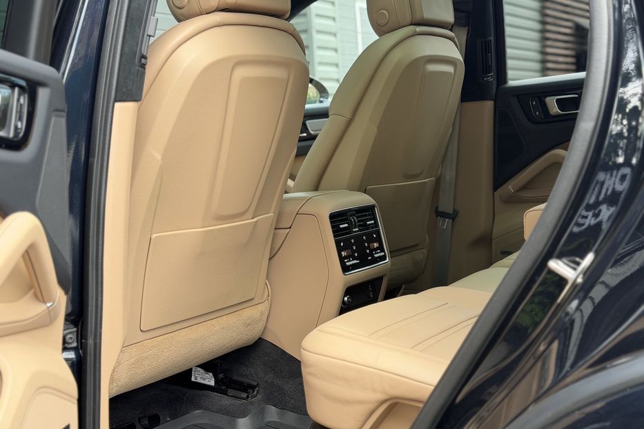 Продам Porsche Cayenne Platinum Edition 2022 года в Киеве