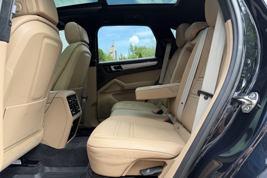 Продам Porsche Cayenne Platinum Edition 2022 года в Киеве