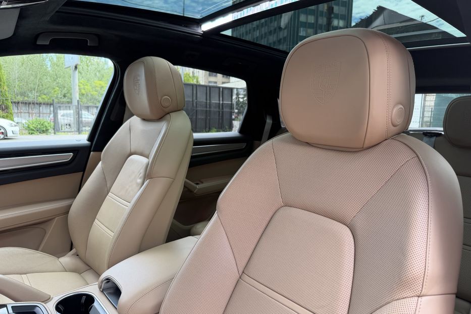 Продам Porsche Cayenne Platinum Edition 2022 года в Киеве