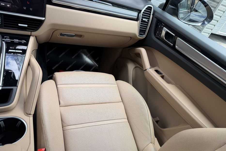 Продам Porsche Cayenne Platinum Edition 2022 года в Киеве