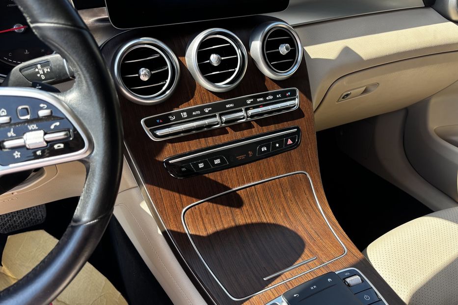 Продам Mercedes-Benz GLC-Class 300 2020 года в Львове