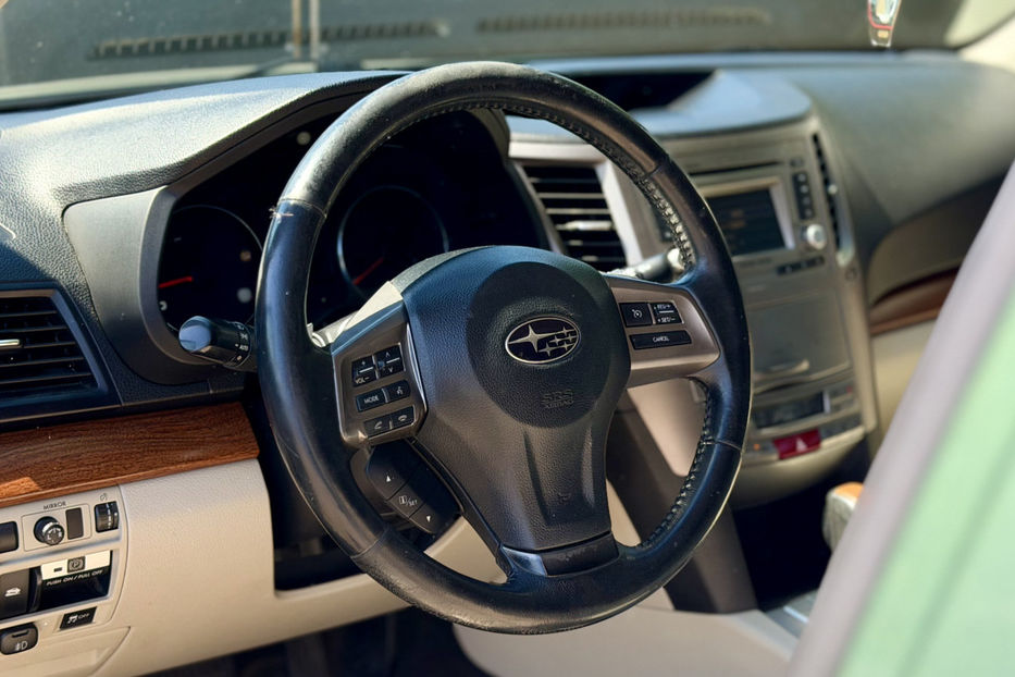 Продам Subaru Outback 2.5i AT (173 к.с.) AWD   2013 года в Киеве