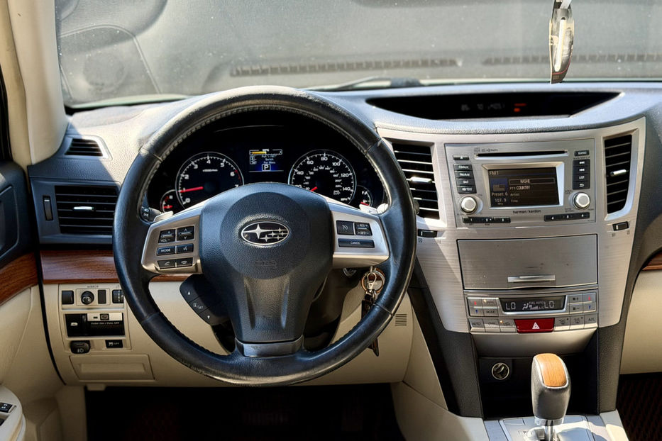Продам Subaru Outback 2.5i AT (173 к.с.) AWD   2013 года в Киеве