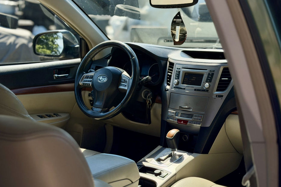 Продам Subaru Outback 2.5i AT (173 к.с.) AWD   2013 года в Киеве