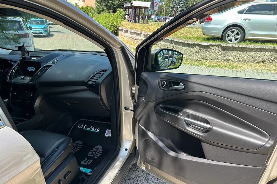 Продам Ford Escape SE 2017 года в Черновцах