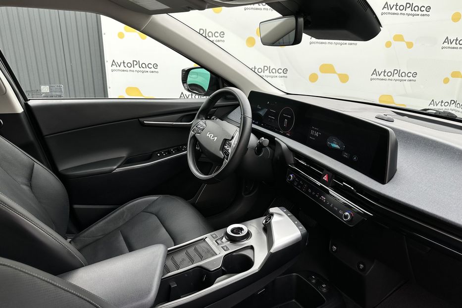 Продам Kia EV6 2023 года в Луцке